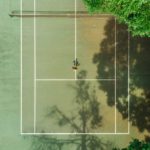 Quels types de surfaces choisir pour la construction court de tennis à Nice pour les académies de tennis ?