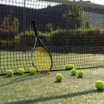 Comment intégrer une construction court de tennis gazon synthetique à Paris dans un espace sportif limité ?